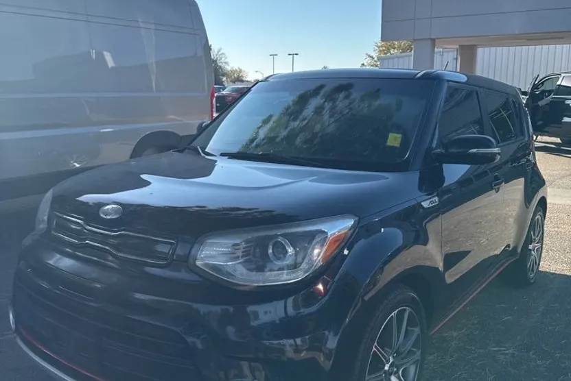 2017 Kia Soul Exclaim photo 1