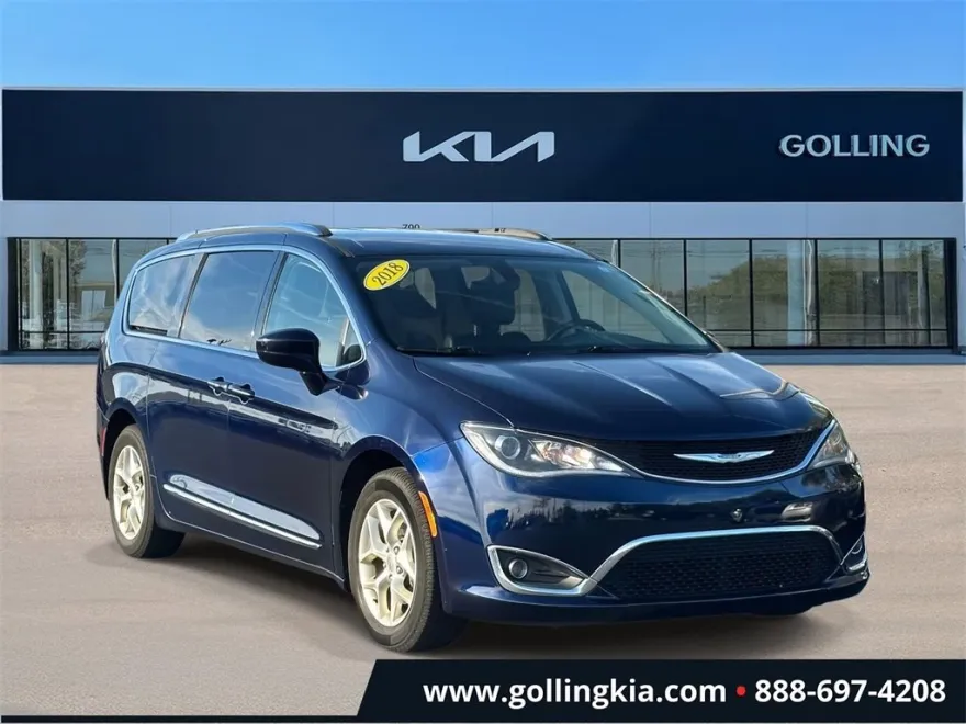 2018 Chrysler Pacifica Touring L photo 1