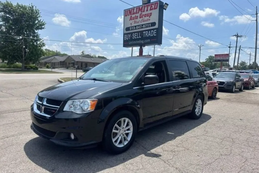 2019 Dodge Grand Caravan SXT photo 1