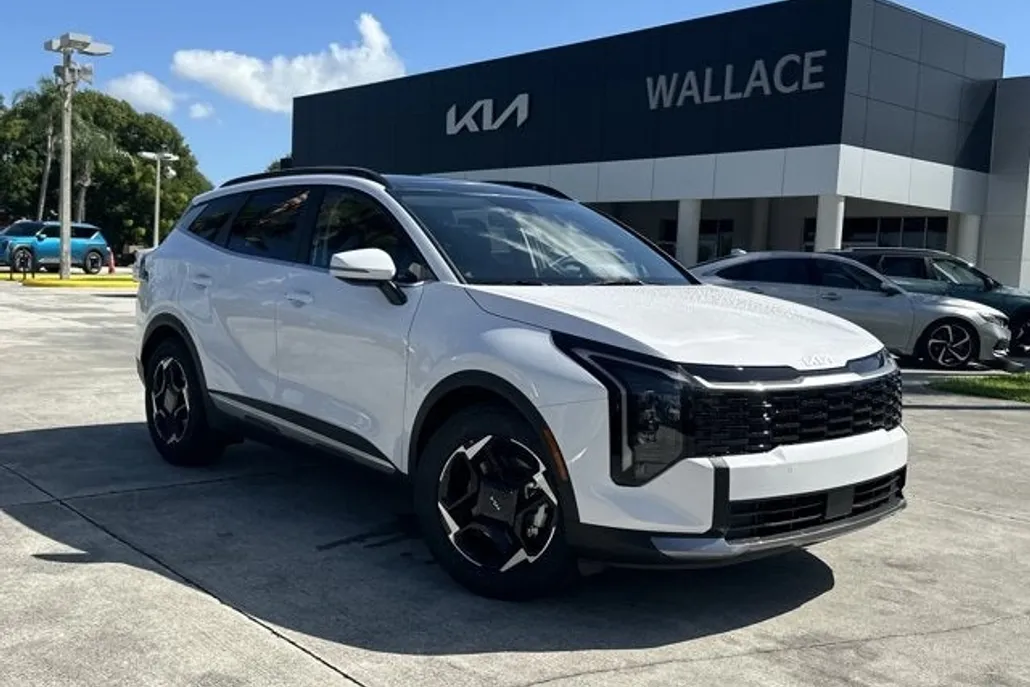 2026 Kia Sportage EX photo 1