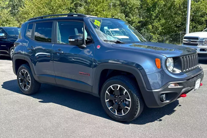 2023 Jeep Renegade Trailhawk photo 1