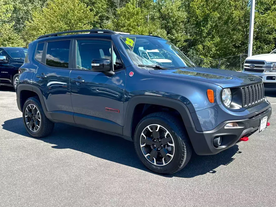 2023 Jeep Renegade Trailhawk photo 1