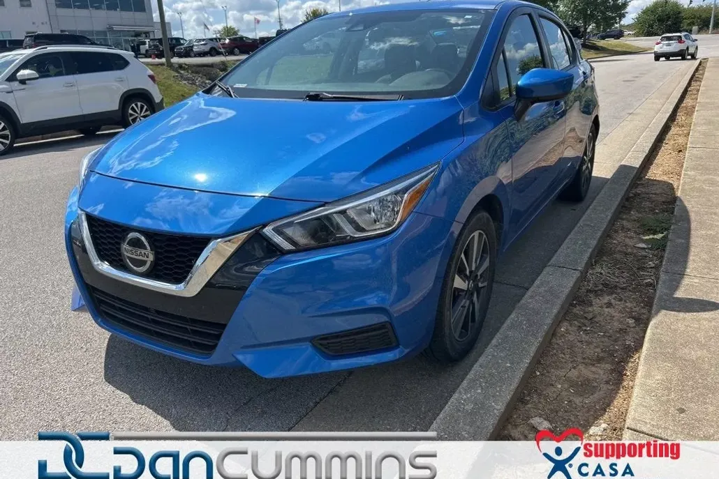2022 Nissan Versa SV photo 1