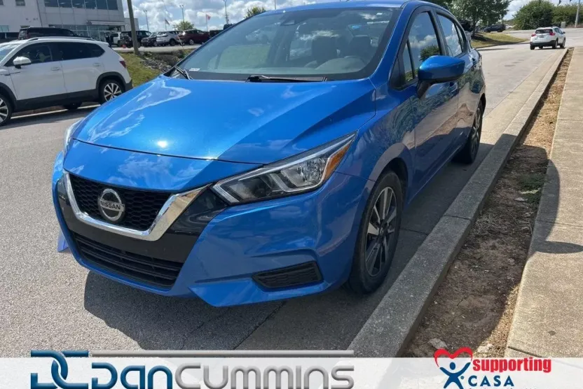 2022 Nissan Versa SV photo 1