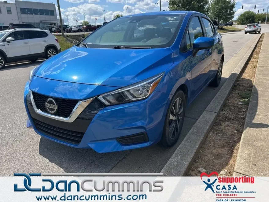 2022 Nissan Versa SV photo 1