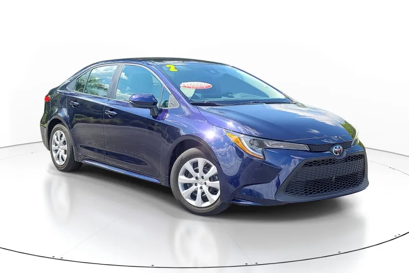2022 Toyota Corolla LE photo 1