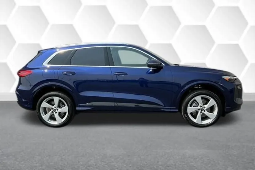 2025 Audi Q5 2.0T Premium Plus photo 1