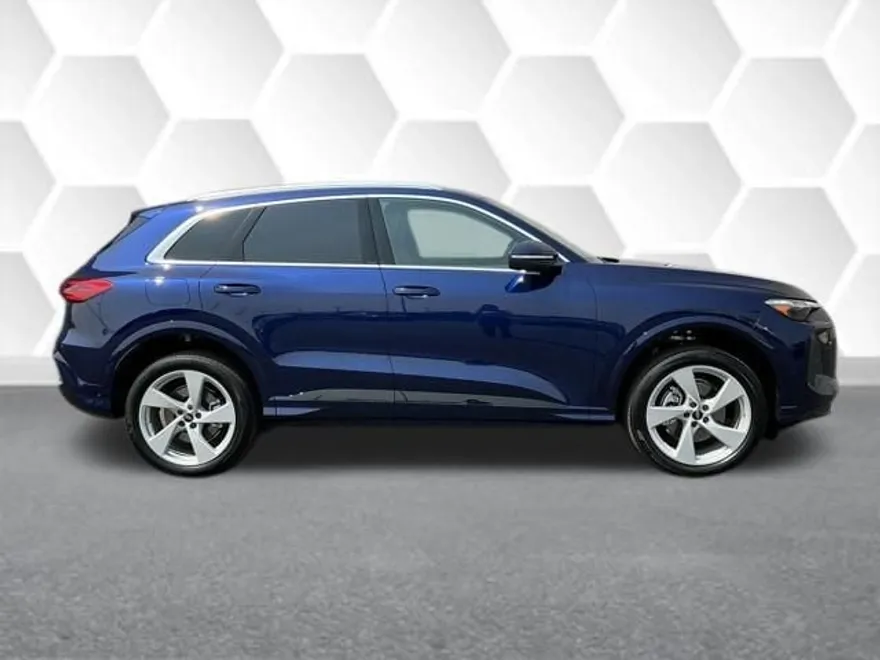 2025 Audi Q5 2.0T Premium Plus photo 1