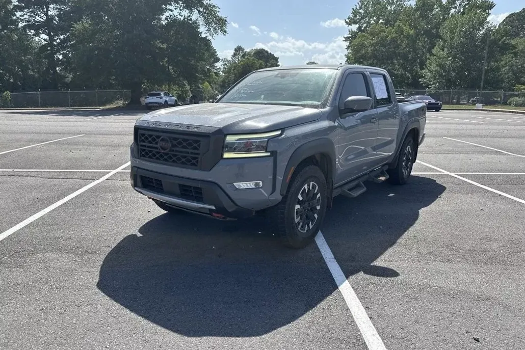 2022 Nissan Frontier Crew Cab PRO-4X photo 1