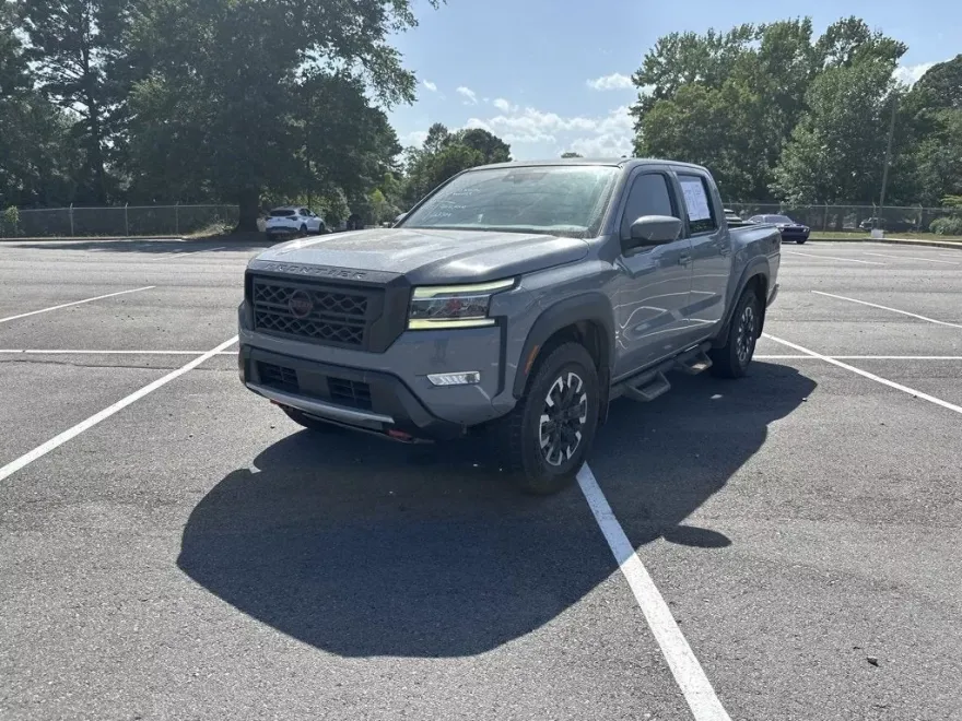 2022 Nissan Frontier Crew Cab PRO-4X photo 1