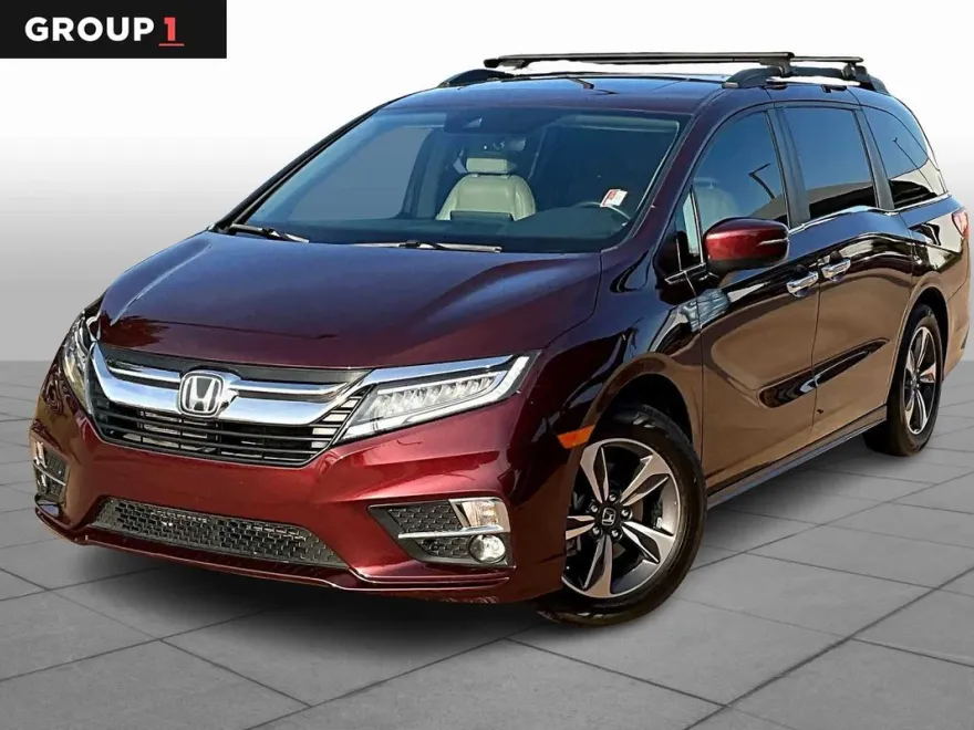 2019 Honda Odyssey Touring photo 1