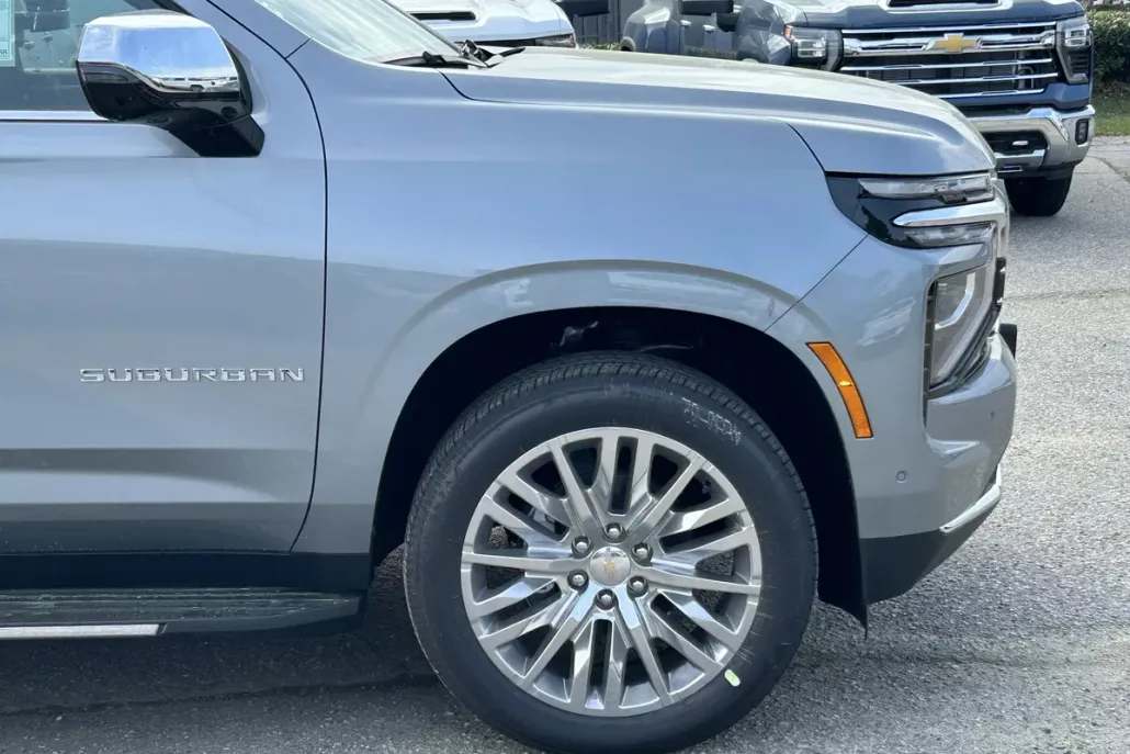 2025 Chevrolet Suburban Premier photo 1