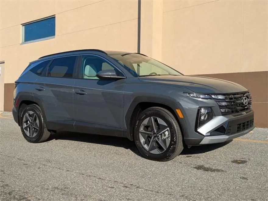 2025 Hyundai Tucson SEL photo 1
