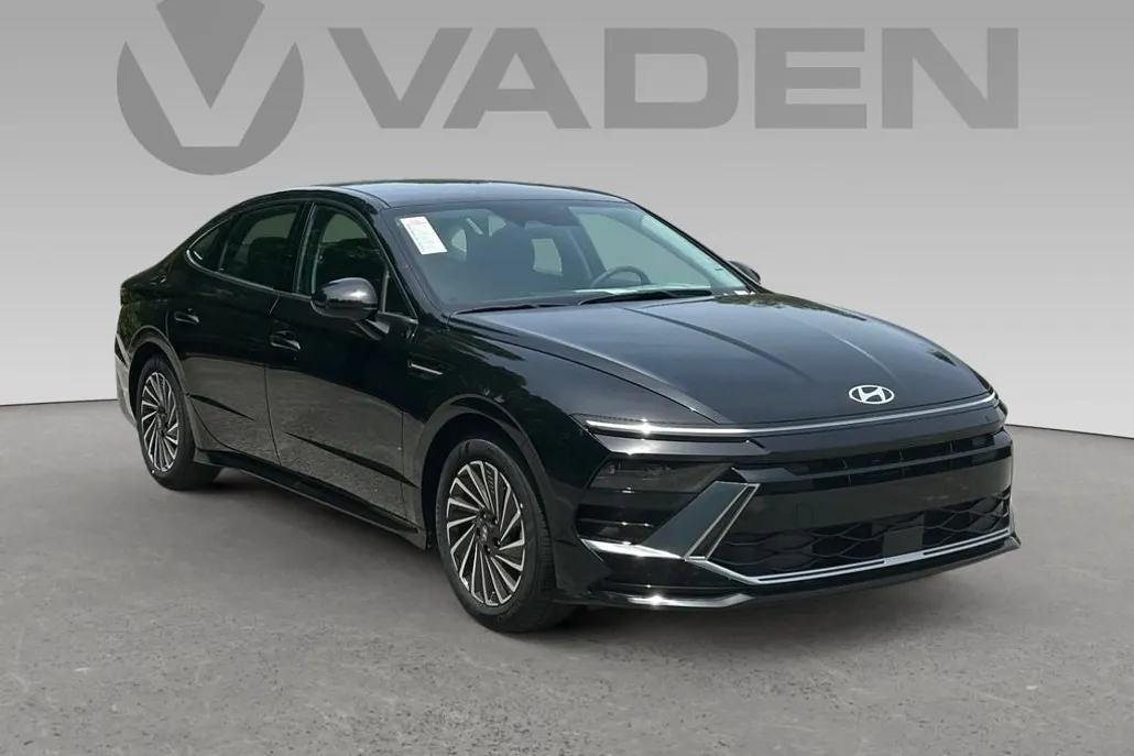 2025 Hyundai Sonata Hybrid SEL photo 1