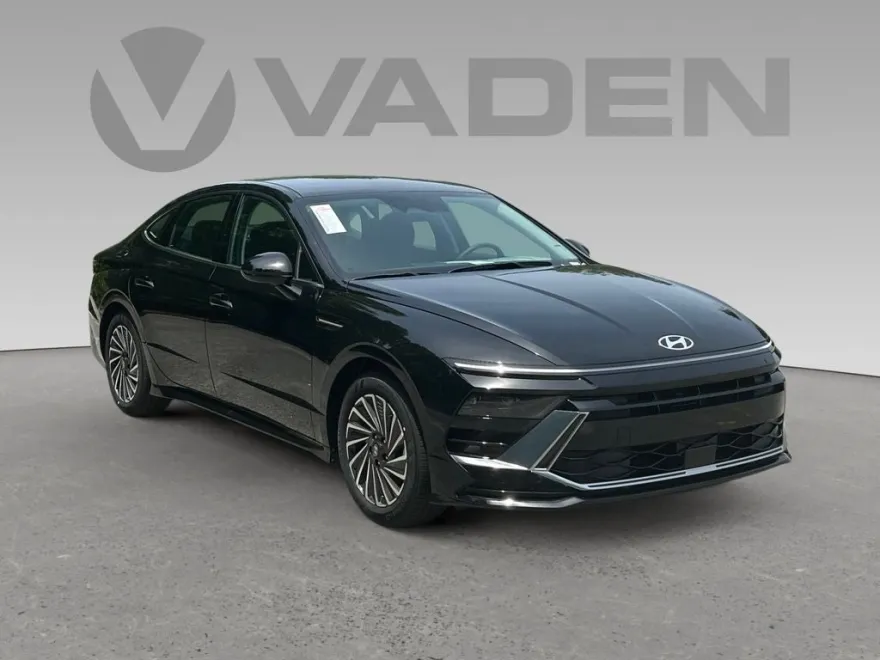 2025 Hyundai Sonata Hybrid SEL photo 1