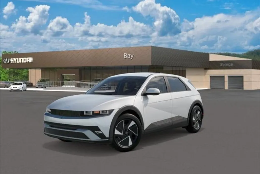 2025 Hyundai Ioniq 5 SE Standard Range photo 1