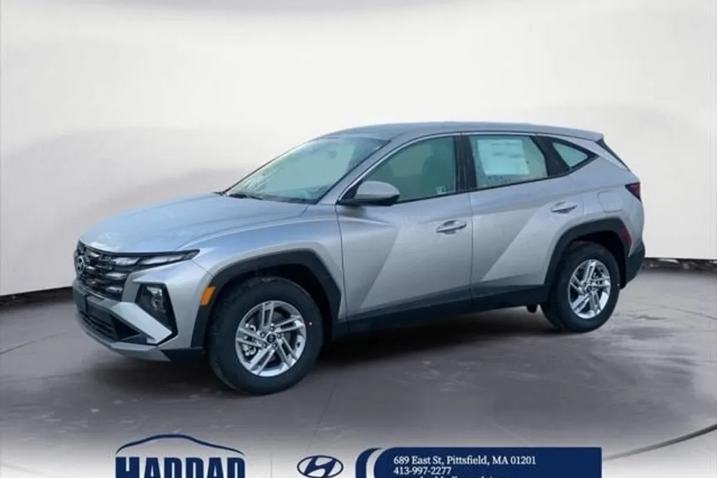 2025 Hyundai Tucson SE photo 1