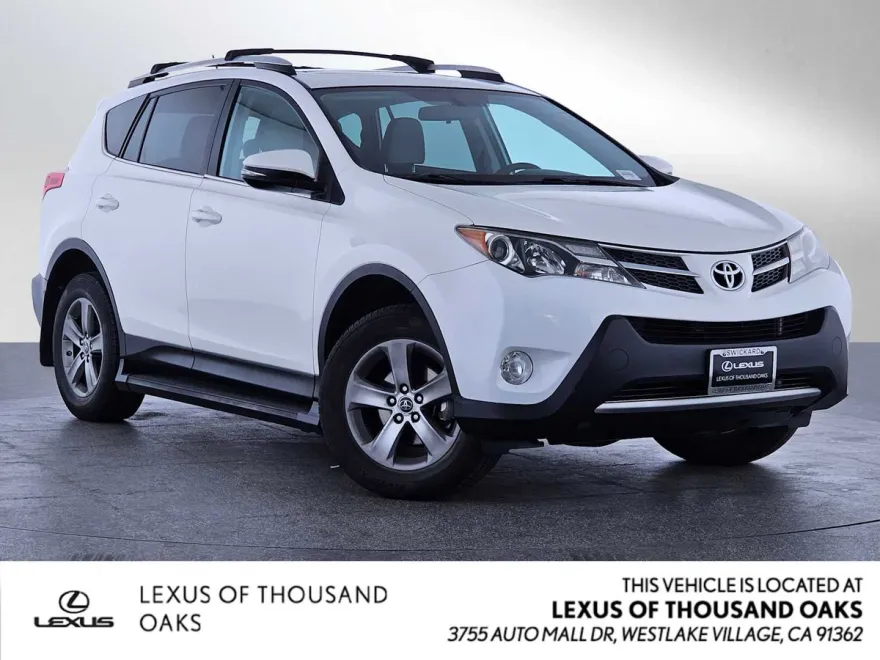 2015 Toyota RAV4 XLE photo 1