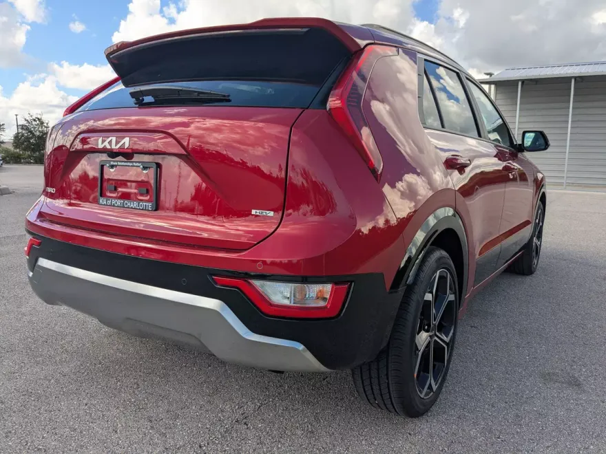 2025 Kia Niro EX Touring photo 1