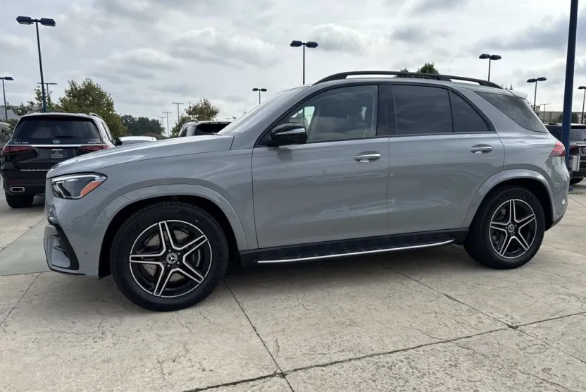 2026 Mercedes Benz GLE 450 4MATIC photo 1