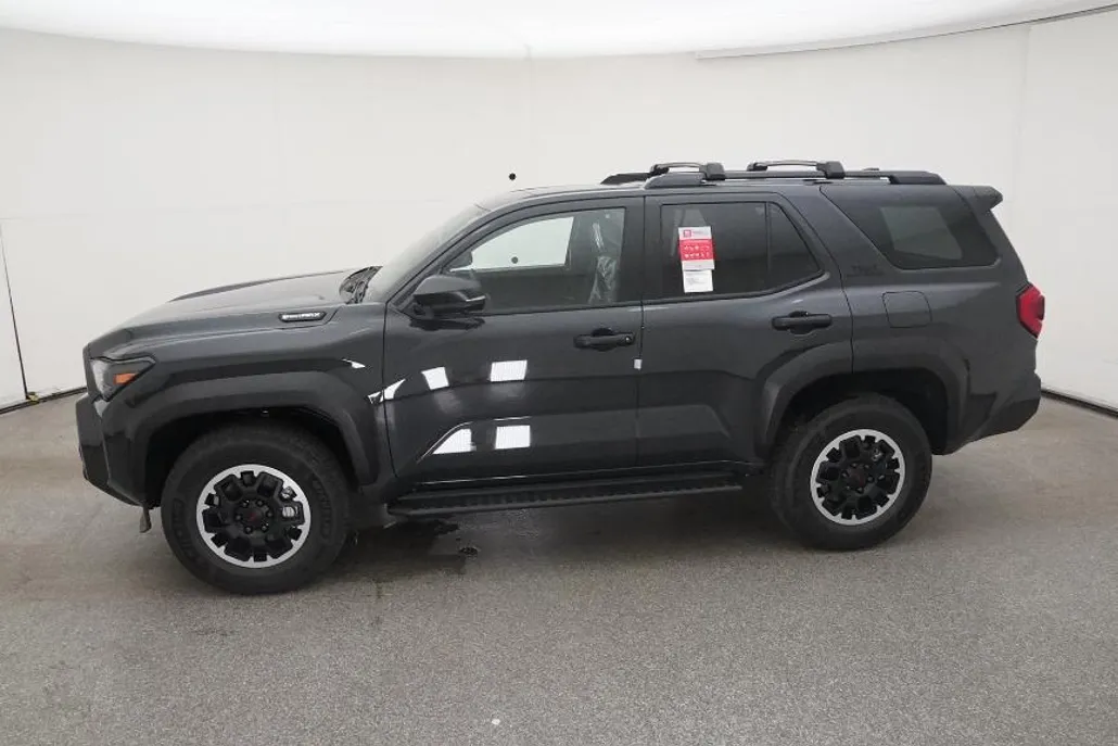 2025 Toyota 4Runner TRD Off-Road Premium photo 1