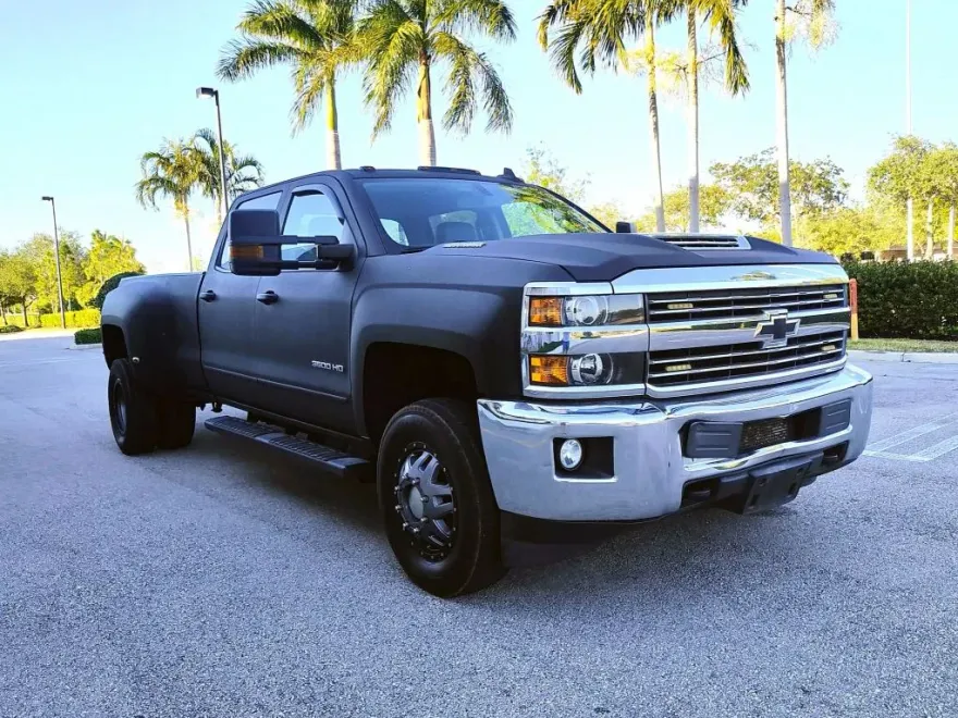 2018 Chevrolet Silverado 3500HD LT photo 1