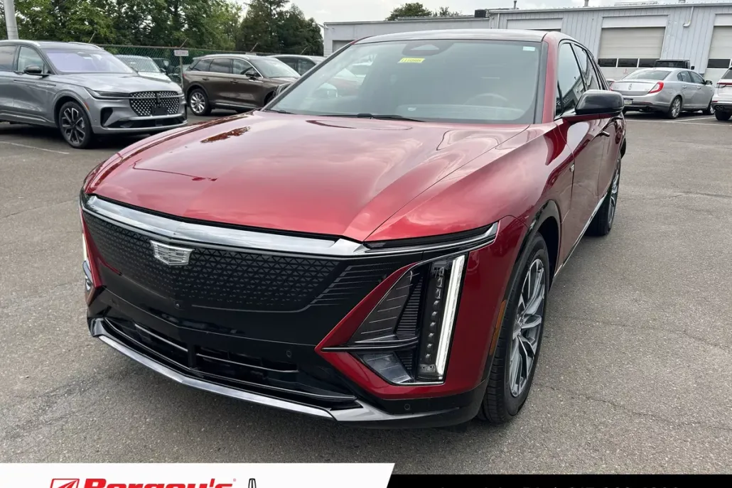 2024 Cadillac Lyriq Sport photo 1