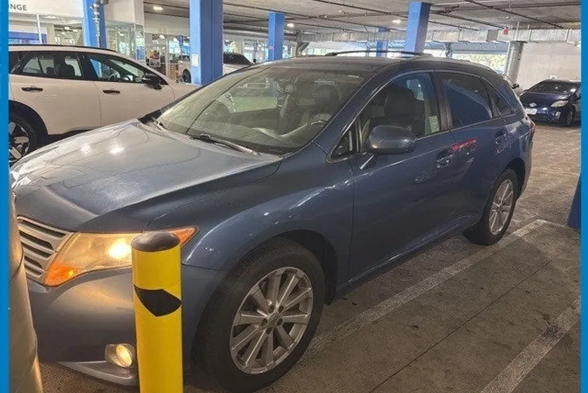 2010 Toyota Venza Base photo 1