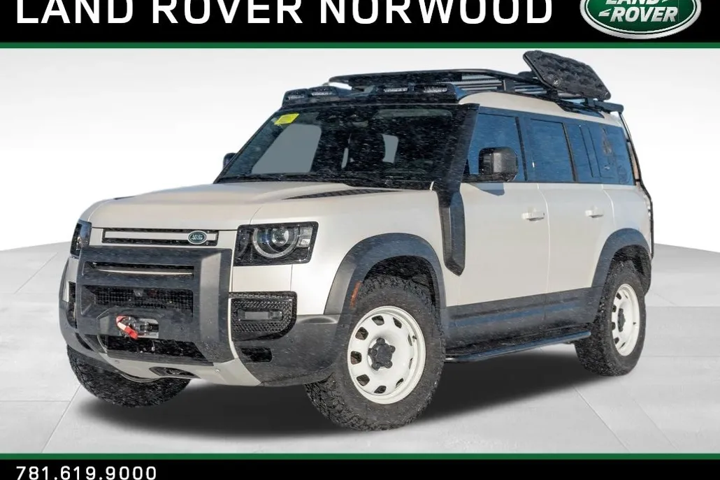 2024 Land Rover Defender 110 S photo 1