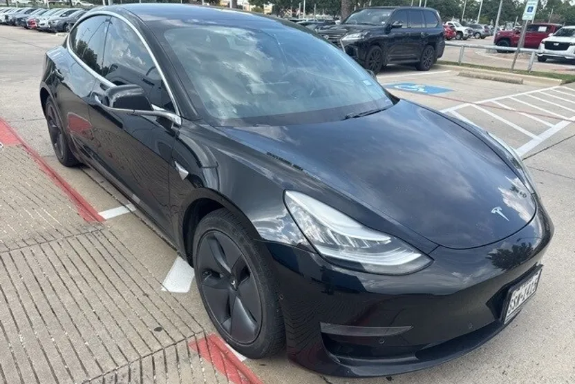 2019 Tesla Model 3 Standard Range Plus photo 1