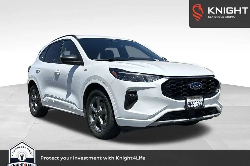 2023 Ford Escape ST-Line photo 1