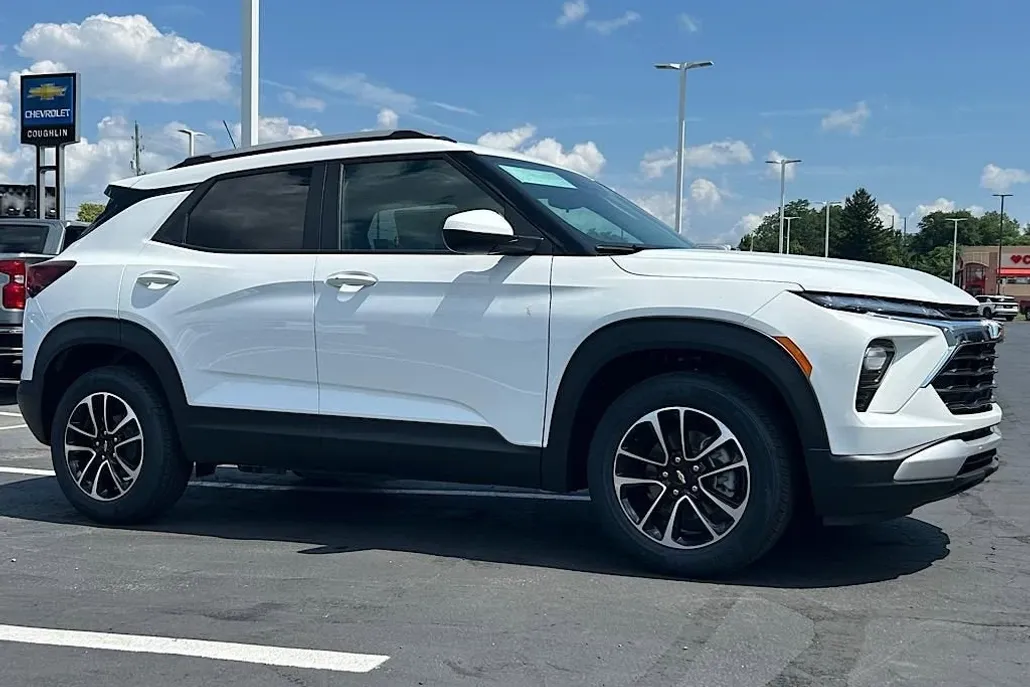 2026 Chevrolet Trailblazer LT photo 1