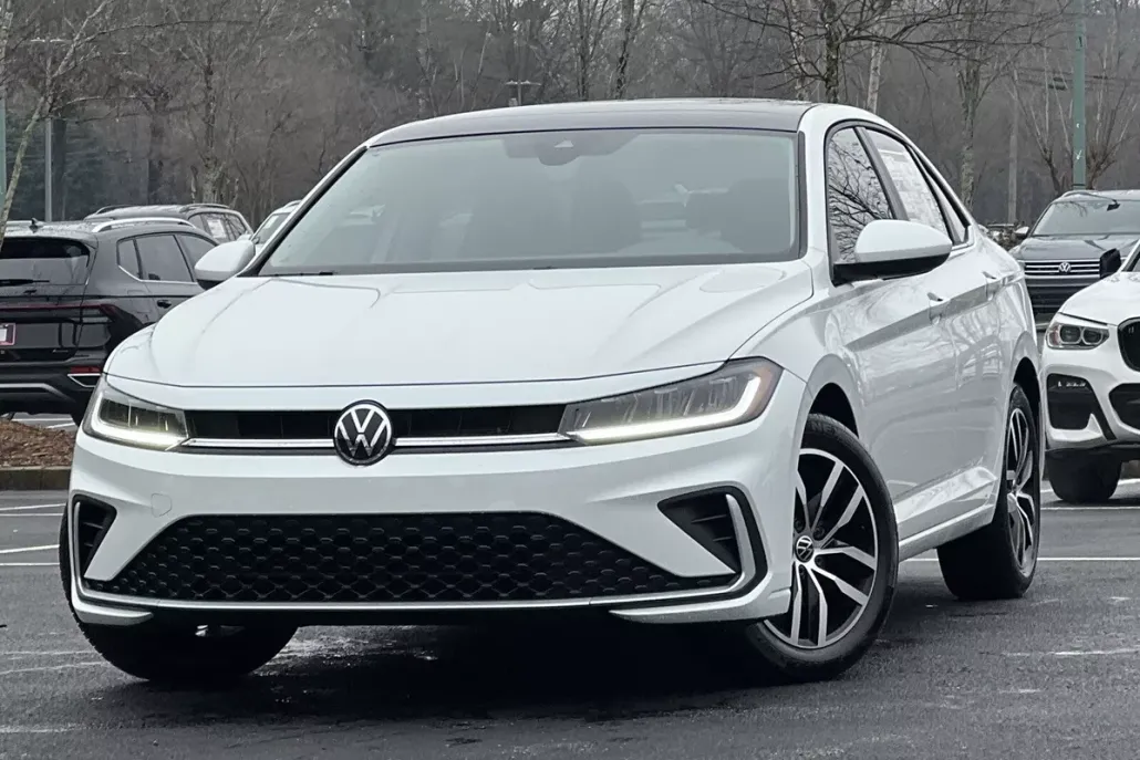 2025 Volkswagen Jetta SE photo 1
