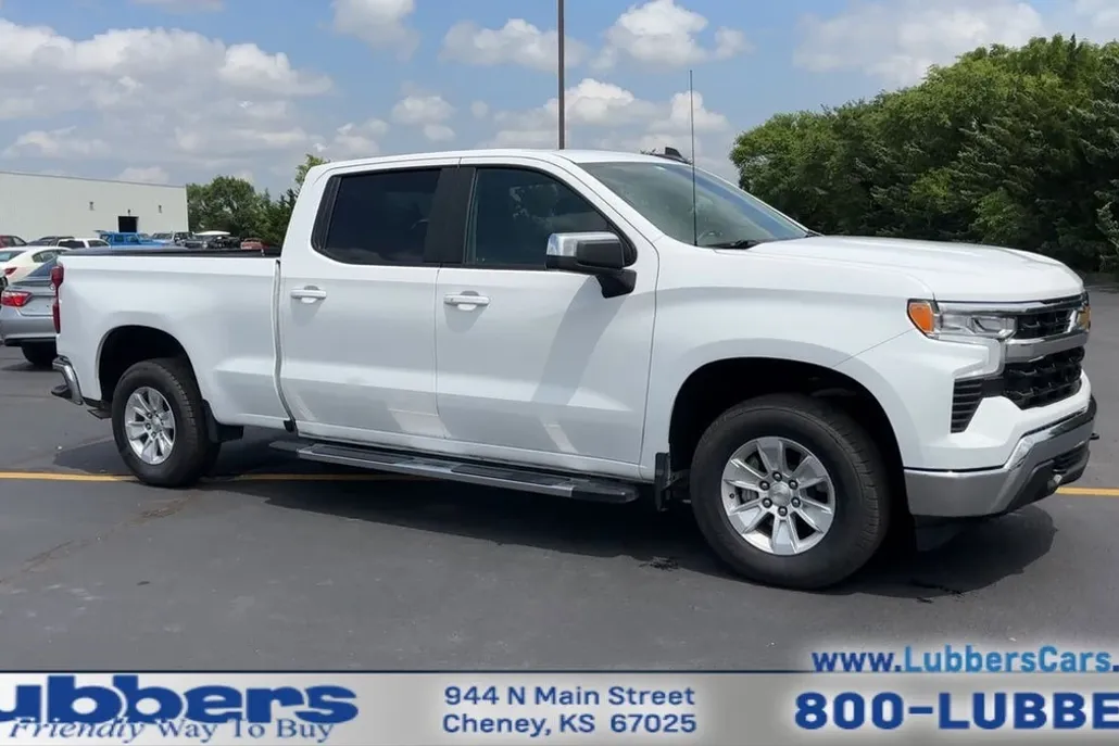 2023 Chevrolet Silverado 1500 LT photo 1
