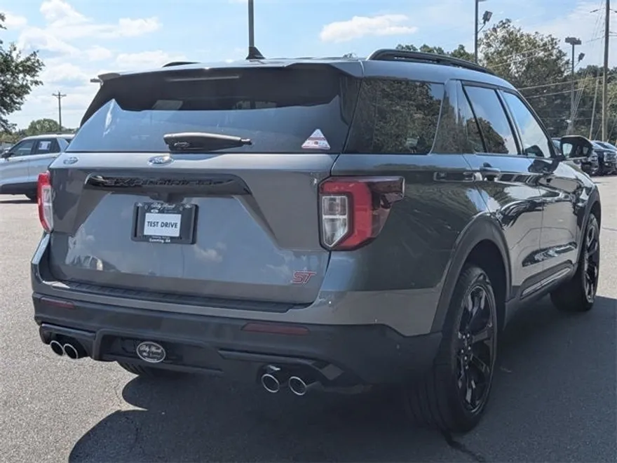 2024 Ford Explorer ST photo 1