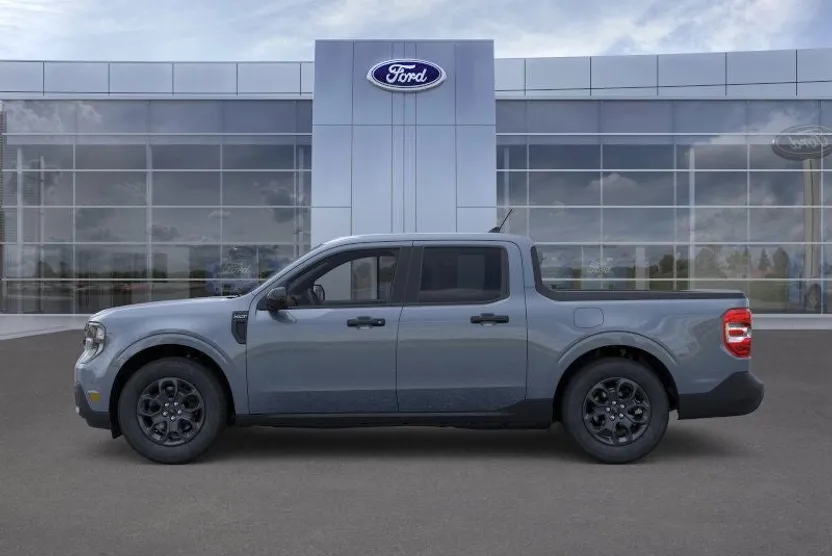 2025 Ford Maverick XLT photo 1
