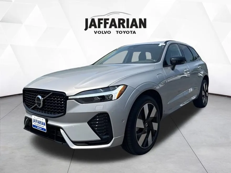 2024 Volvo XC60 Recharge Hybrid T8 Plus photo 1