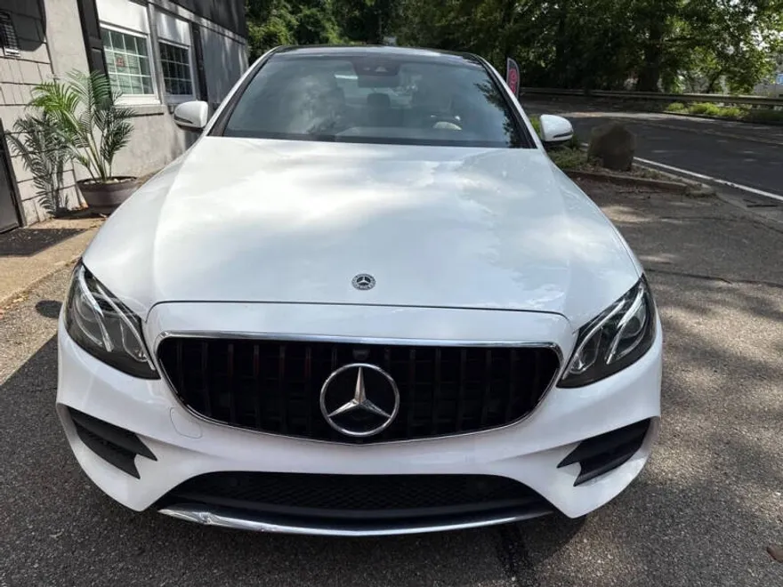 2018 Mercedes Benz E 300 4MATIC photo 1
