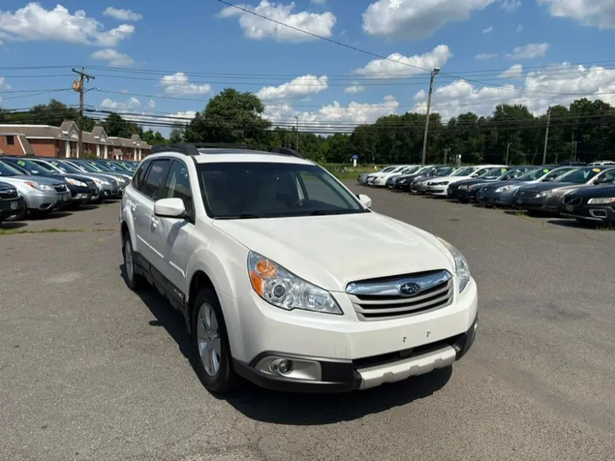 2012 Subaru Outback Limited photo 1