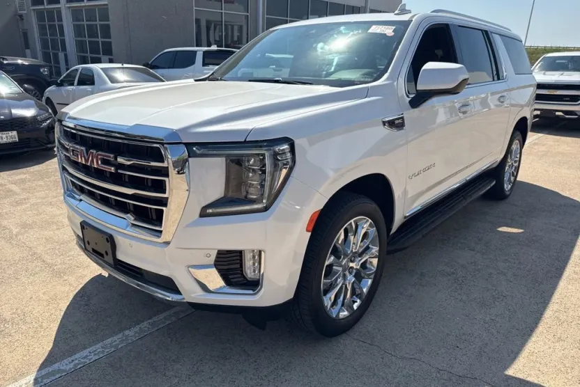 2023 Gmc Yukon XL SLT photo 1