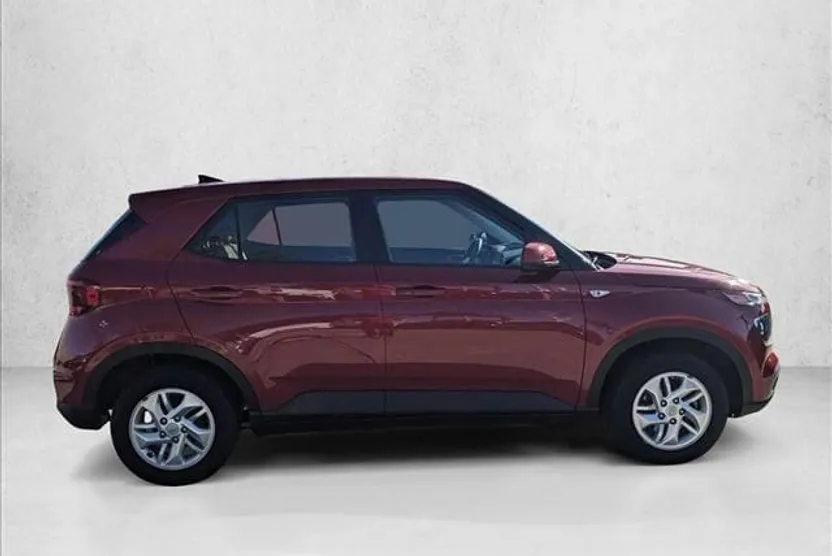 2022 Hyundai Venue SE photo 1
