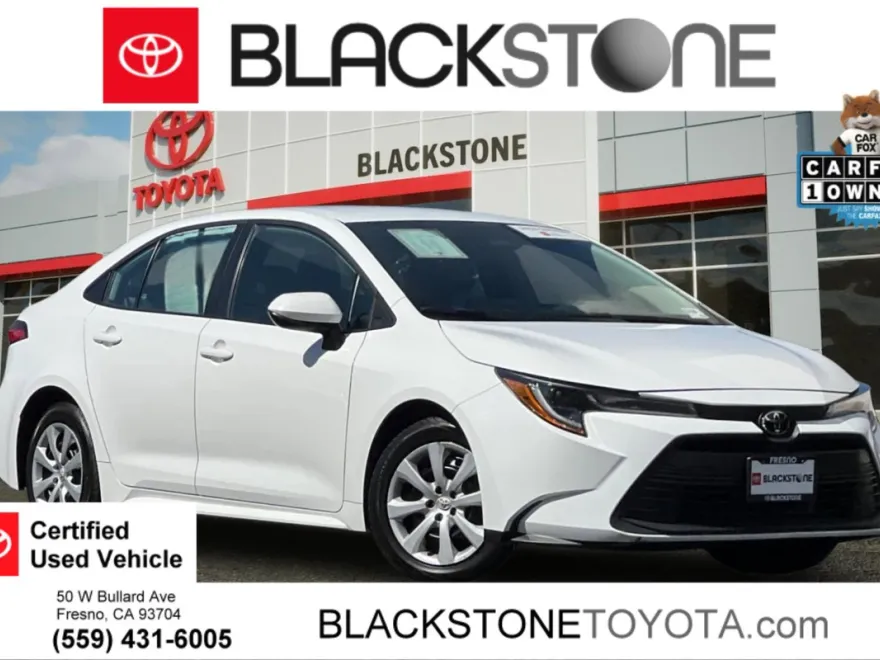 2024 Toyota Corolla LE photo 1