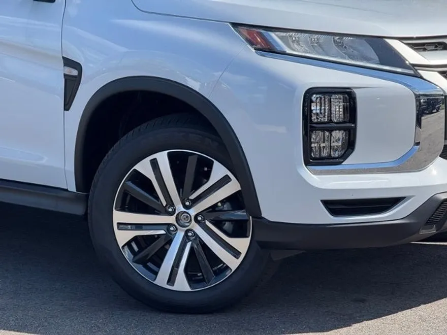 2025 Mitsubishi Outlander Sport ES SE LE photo 1
