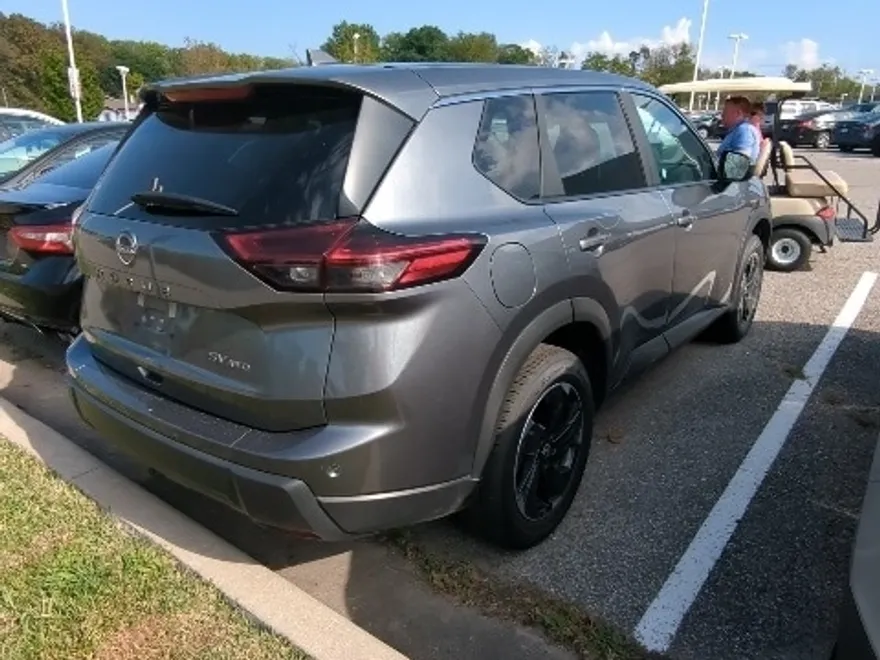2024 Nissan Rogue SV photo 1