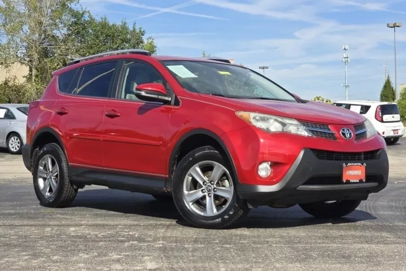 2015 Toyota RAV4 XLE photo 1