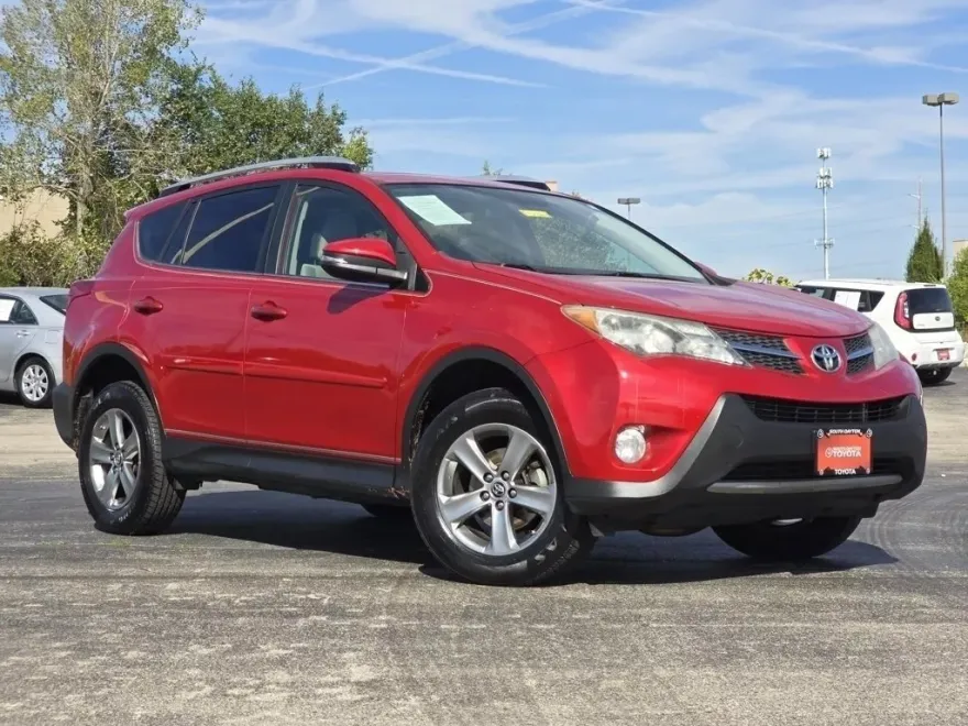 2015 Toyota RAV4 XLE photo 1