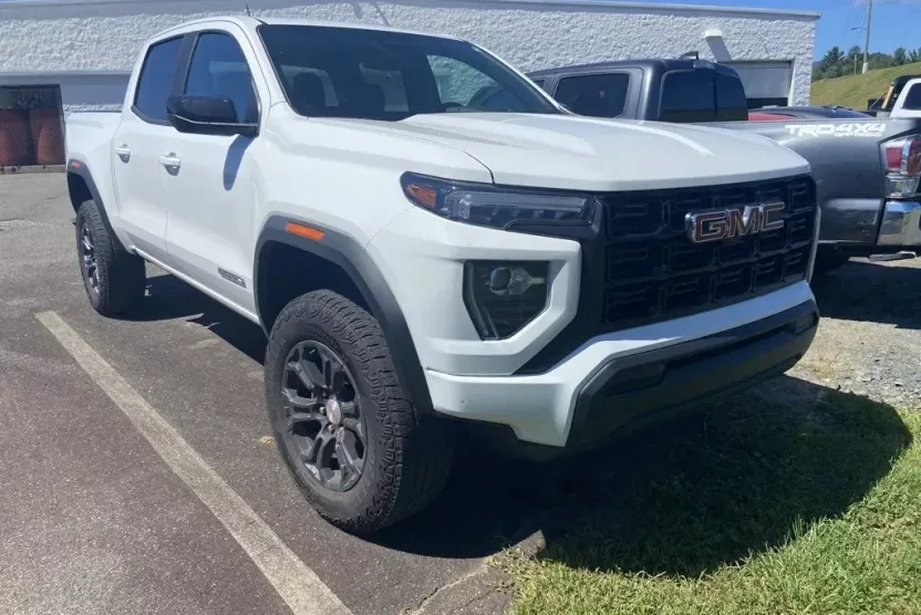 2024 Gmc Canyon Elevation photo 1