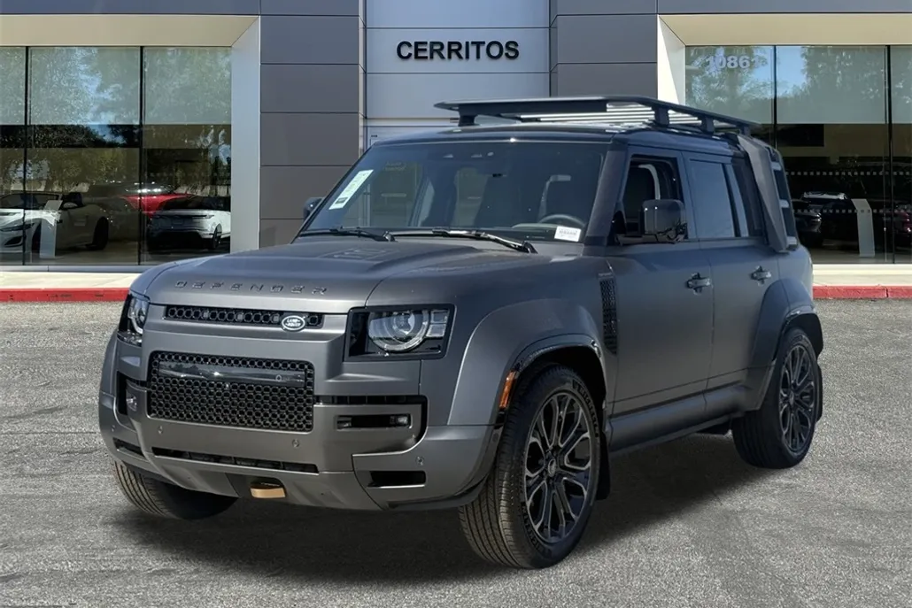 2025 Land Rover Defender 110 photo 1