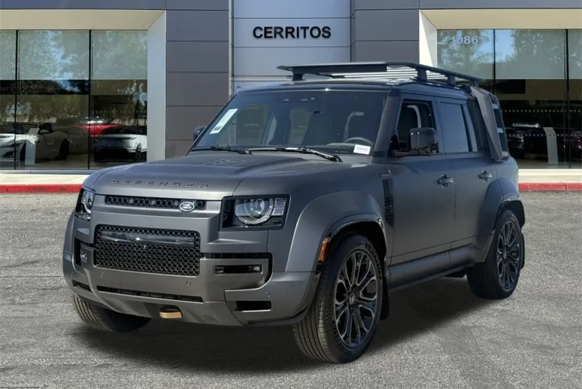 2025 Land Rover Defender 110 photo 1
