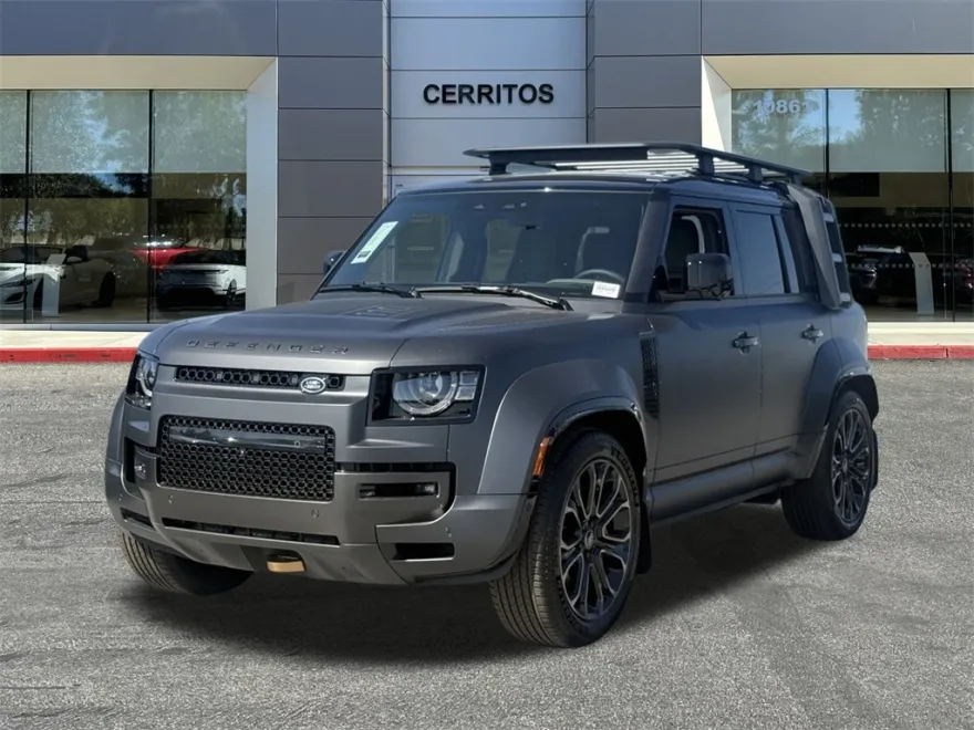 2025 Land Rover Defender 110 photo 1